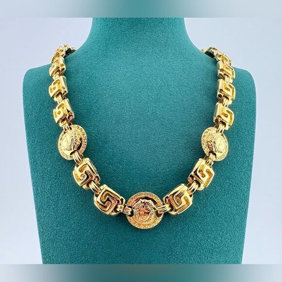 Rare & Vintage Versace Gold Finished Chain Necklace w/COA, Pristine - Picture 2 of 12